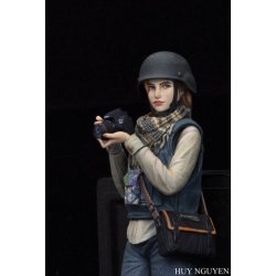 画像3: Paracel Miniatures[BS1606]1/16 現用 女性従軍記者 サニー