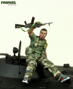 画像2: Paracel Miniatures[MW3517]1/35 シリア政府軍/自由シリア軍 AFV跨乗兵 #11 (勝ち誇る兵士)