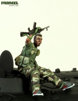 画像3: Paracel Miniatures[MW3517]1/35 シリア政府軍/自由シリア軍 AFV跨乗兵 #11 (勝ち誇る兵士)