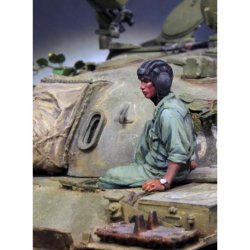 画像2: Paracel Miniatures[NVA3515]1/35 ベトナム戦争  NVA(北ベトナム正規軍)    戦車兵 ハッチに腰掛ける操縦士