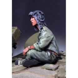 画像3: Paracel Miniatures[NVA3517]1/35 ベトナム戦争 NVA(北ベトナム正規軍)     戦車兵 胡坐をかく射撃手