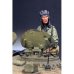 画像4: Paracel Miniatures[NVA3518]1/35 ベトナム戦争 NVA(北ベトナム正規軍)     戦車兵 ハッチにもたれる指揮官 (4)