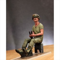 画像2: Paracel Miniatures[USA3508]1/35 現用 アメリカ 装甲車両操縦手 ジョニ