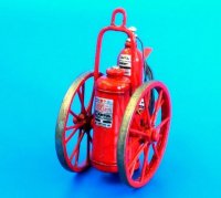 PlusModel[AL4074]1/48 車輪付き 150リットル消火器