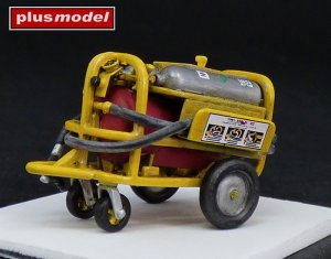 画像1: PlusModel[AL4067]1/48 飛行ライン消火器 (1)