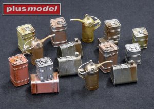 画像1: PlusModel[DP3008]1/35 ドイツ製 燃料缶 (1)