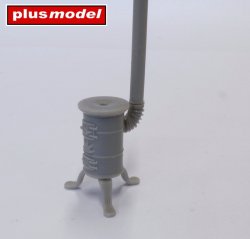 画像1: PlusModel[EL072]1/35 Small round stove