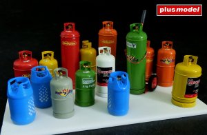 画像1: PlusModel[PM520]1/35 Gas bottles-big (1)