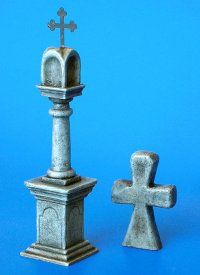 PlusModel[PM172]1/35台座付きの十字架(戦争終結記念)
