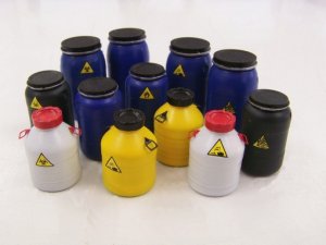 画像1: PlusModel[PM466]1/35プラスチック樽(12個) (1)