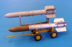 画像1: PlusModel[AL4030]1/48WWII米 空対地ロケット弾ティニーチム(長)(2発)