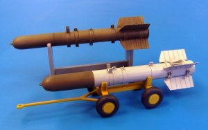 画像1: PlusModel[AL4031]1/48WWII米 空対地ロケット弾ティニーチム(短)(2発) (1)