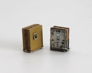 画像1: PlusModel[EL020]1/35WWII独 歩兵用無線機セット (1)