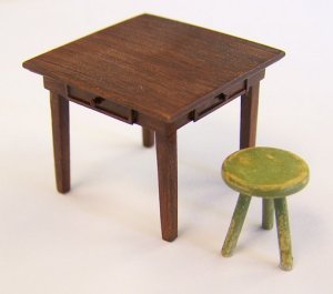 画像1: PlusModel[EL048]1/35引出付き小型テーブルと丸椅子1脚 (1)