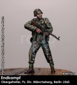Rado Miniatures[RDM35029]1/35 WWIIドイツ最後の戦い ミュンヘベルク装甲師団伍長 StG45(m)付 ベルリン1945