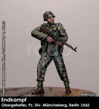 Rado Miniatures[RDM35029]1/35 WWIIドイツ最後の戦い ミュンヘベルク装甲師団伍長 StG45(m)付 ベルリン1945