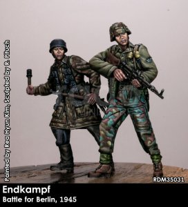 画像1: Rado Miniatures[RDM35031]1/35 WWII 最後の戦い ドイツベルリン1945(2体入り) (1)