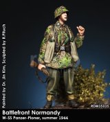 Rado Miniatures[RDM35035]1/35 WWII 独 武装親衛隊 手榴弾携行袋を持つ装甲工兵 1944年夏