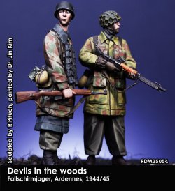 画像4: Rado Miniatures[RDM35054]1/35 WWII ドイツ 降下猟兵セット アルデンヌ1944/45(2体入)