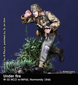 画像1: Rado Miniatures[RDM35055]1/35 WWII ドイツ MP40機関短銃を持つ武装親衛隊下士官 ノルマンディー1944 (1)