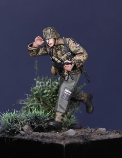 画像3: Rado Miniatures[RDM35055]1/35 WWII ドイツ MP40機関短銃を持つ武装親衛隊下士官 ノルマンディー1944