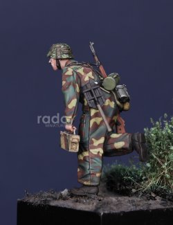 画像3: Rado Miniatures[RDM35056]1/35 WWII ドイツ Kar98小銃を持つ武装親衛隊兵士 ノルマンディー1944