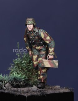 画像5: Rado Miniatures[RDM35056]1/35 WWII ドイツ Kar98小銃を持つ武装親衛隊兵士 ノルマンディー1944