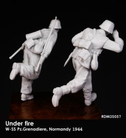 画像7: Rado Miniatures[RDM35057]1/35 WWII ドイツ 「砲火の中の突撃」武装親衛隊装甲擲弾兵セット 第12SS装甲師団ヒトラーユーゲント ノルマンディー1944(2体入)