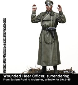 画像1: Rado Miniatures[RDM35067]1/35 WWII ドイツ 降伏する負傷した国防軍将校 1941-1945年
