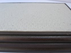 画像1: Reality in Scale[RIS35057]ダークブラウンの木製台座付き丸石の石畳