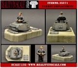Reality in Scale[RIS35271]1/35 WWII ドイツ軍トーチカに転用されたII号戦車砲塔 上半身フィギュア1体付き