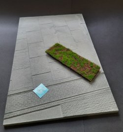 画像2: Reality in Scale[RIS35309]1/35 ポリウレタンシート雑草の生えた貨車線路と工場内コンクリ道路 マンホール付