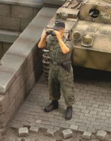 RoyalModel[RM157]1/35 独 双眼鏡で視察する武装SS戦車兵