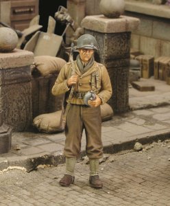 画像1: RoyalModel[RM164]1/35 米 水筒を持ち立つ米・ライフル兵 (1)