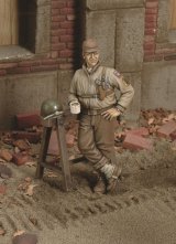 RoyalModel[RM193]1/35 米 カップを持ちリラックスする兵士