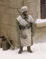 RoyalModel[RM228]1/35 独 シーツの迷彩で手榴弾を持つ歩兵 1942