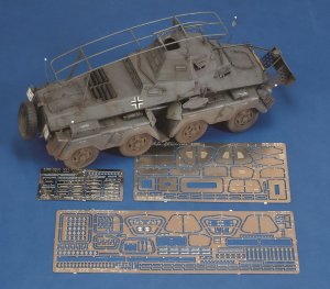 画像1: RoyalModel[RM390]1/35 独 Sd.kfz.232・8輪装甲車 パート2 ハッチ タミヤ用 (1)