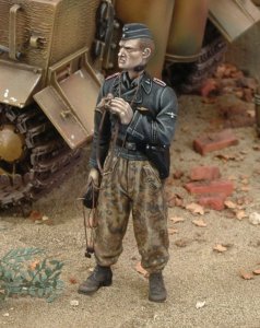 画像1: RoyalModel[RM417]1/35 独 双眼鏡を持つ武装SS戦車兵 ポーランド 1944 (1)