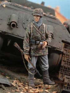 画像1: RoyalModel[RM526]1/35 独 WWIISS 親衛隊上等兵 (1)