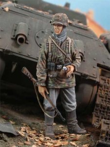 画像1: RoyalModel[RM526]1/35 独 WWIISS 親衛隊上等兵 (1)