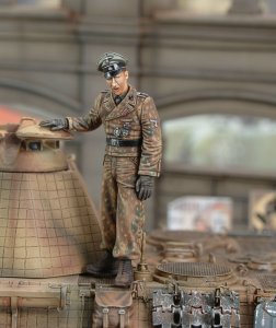 画像1: RoyalModel[RM527]1/35 独 WWIISS 親衛隊伍長 (1)