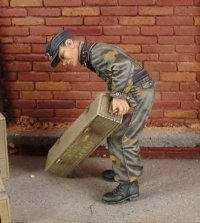 RoyalModel[RM543]1/35 独 WWIIイタリア迷彩を着るキングタイガー戦車兵