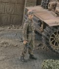 RoyalModel[RM551]1/35 独 WWII武装SS戦車兵 MP40を携えた伍長