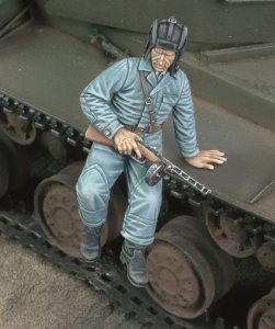 画像1: RoyalModel[RM564]1/35 露 WWII 跳び降りるロシア戦車兵 (1)