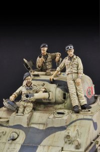 画像1: RoyalModel[RM583]1/35 英 シャーマン "クライヴ"号搭乗員セット 3体入り (1)