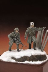 RoyalModel[RM589]1/35 伊 WWIIイタリア陸軍 歩兵と将校 ロシア 1944 2体入り