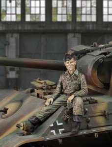 画像1: RoyalModel[RM627]1/35 独 WWIISS装甲師団 戦車兵 (1)
