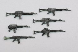 画像1: RoyalModel[RM634]1/35 現用伊 SC70/90アサルトライフル SCP70/90カービンセット