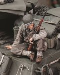 RoyalModel[RM659]1/35 米 WWIIライフルを持って座る米兵士No.1