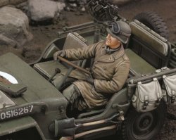 画像1: RoyalModel[RM660]1/35 米 WWII防寒着を着たジープ運転手